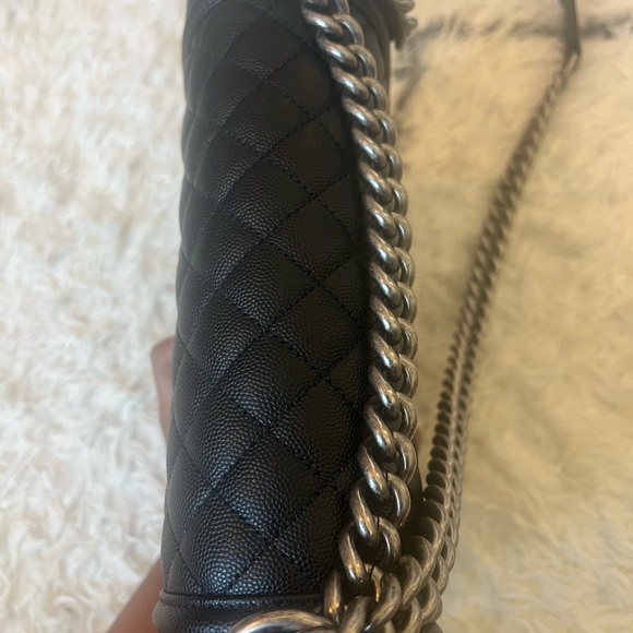 🛑 SOLD 🛑 Chanel Boy Old Medium Like New - Picture 6 of 10